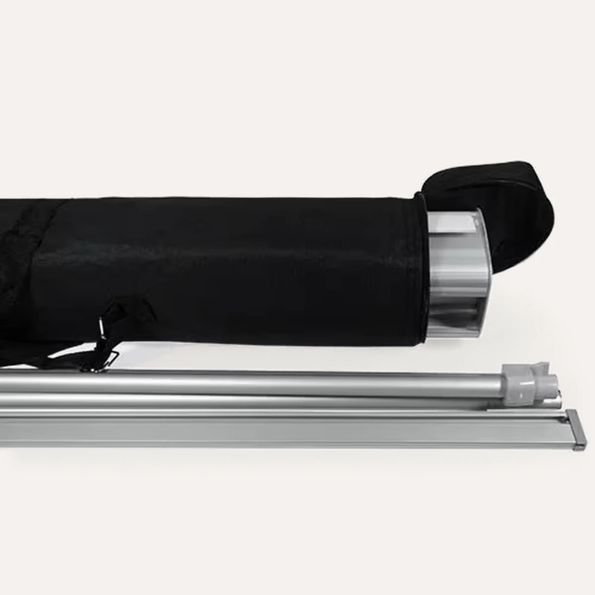 Transporttasche mit Kassette und zerlegter Spannstange