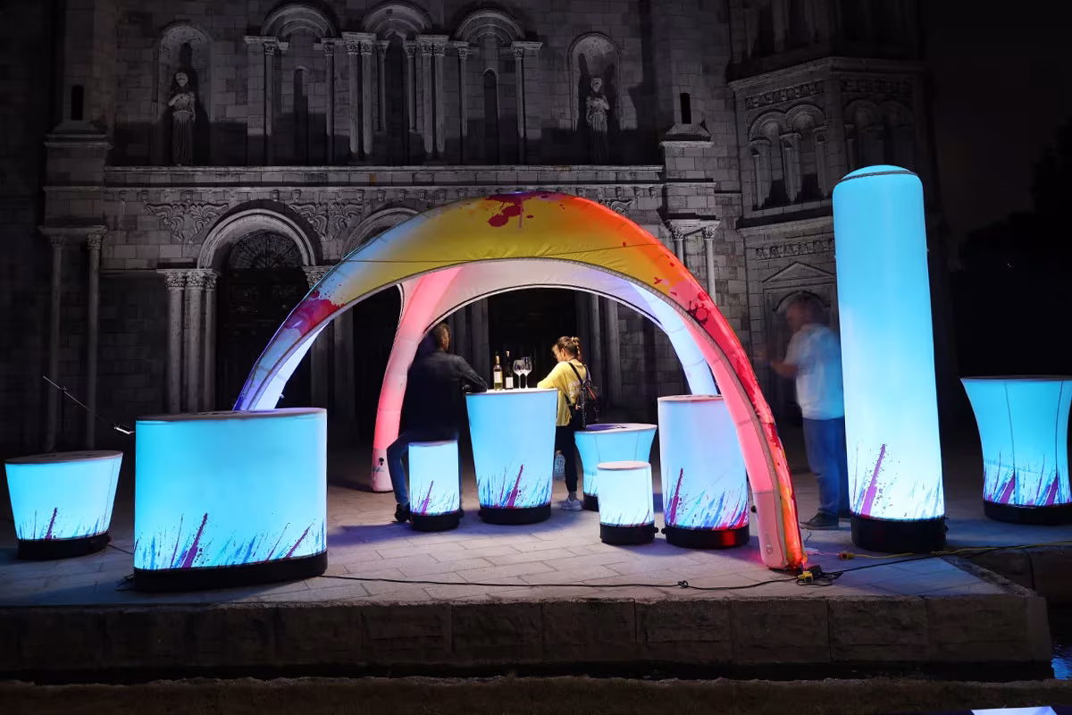 Aufblasbares Dome-Zelt 5x5m - RGB-Beleuchtung in verschiedenen Farben