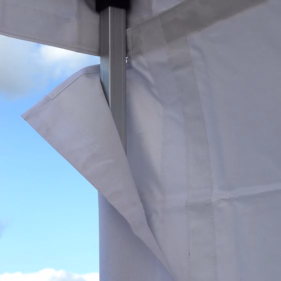 Faltzelt Seitenwand 2 m mit Fenster, weitere Ansicht