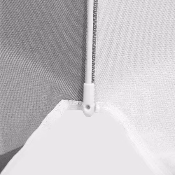 Detail: Strebenende in der Tasche des Schirmtuchs